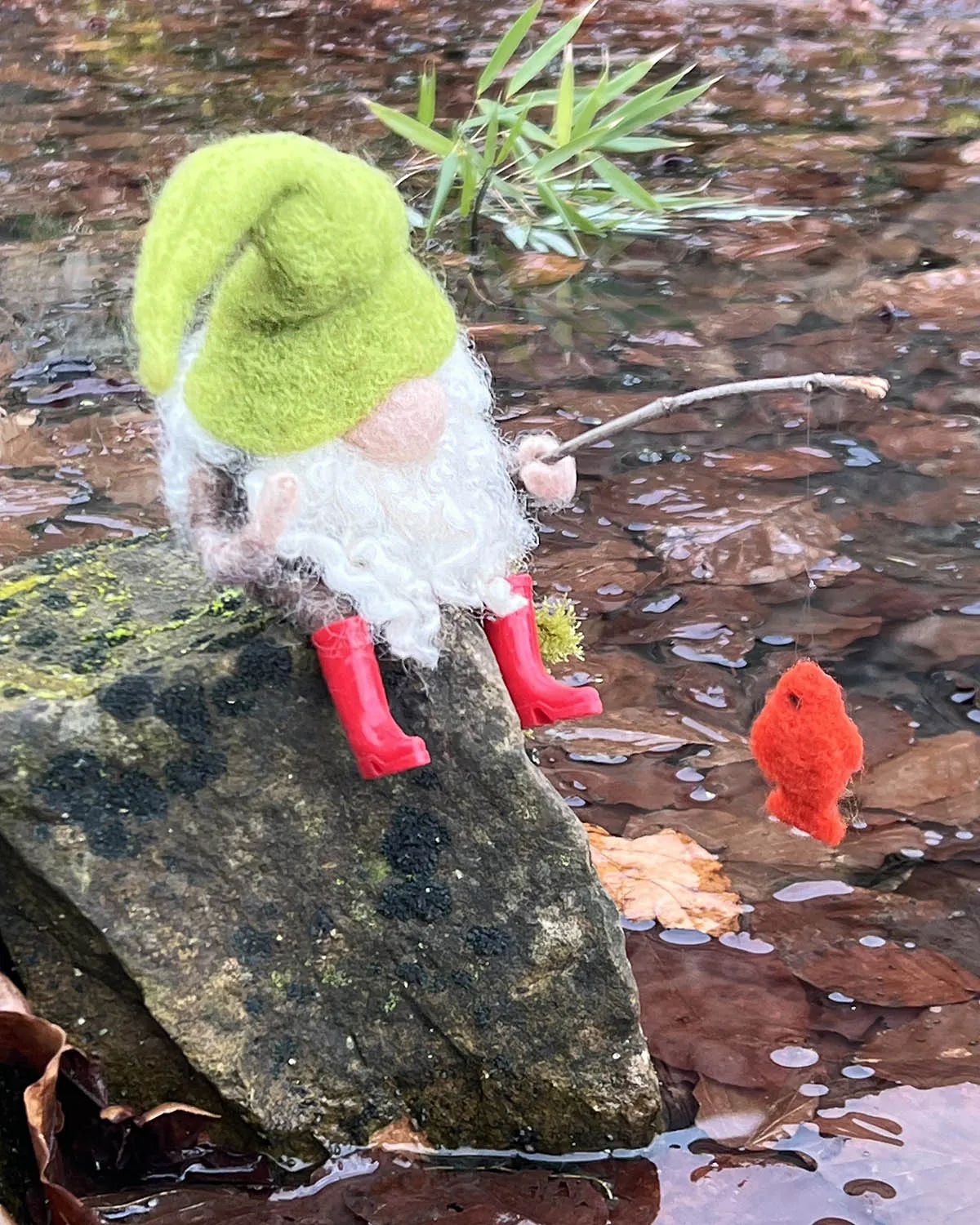 The Makerss - Small Fishing Gnome Needle Felt Kit